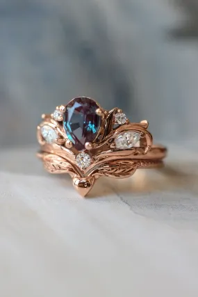 Bridal ring set with pear cut alexandrite / Swanlake