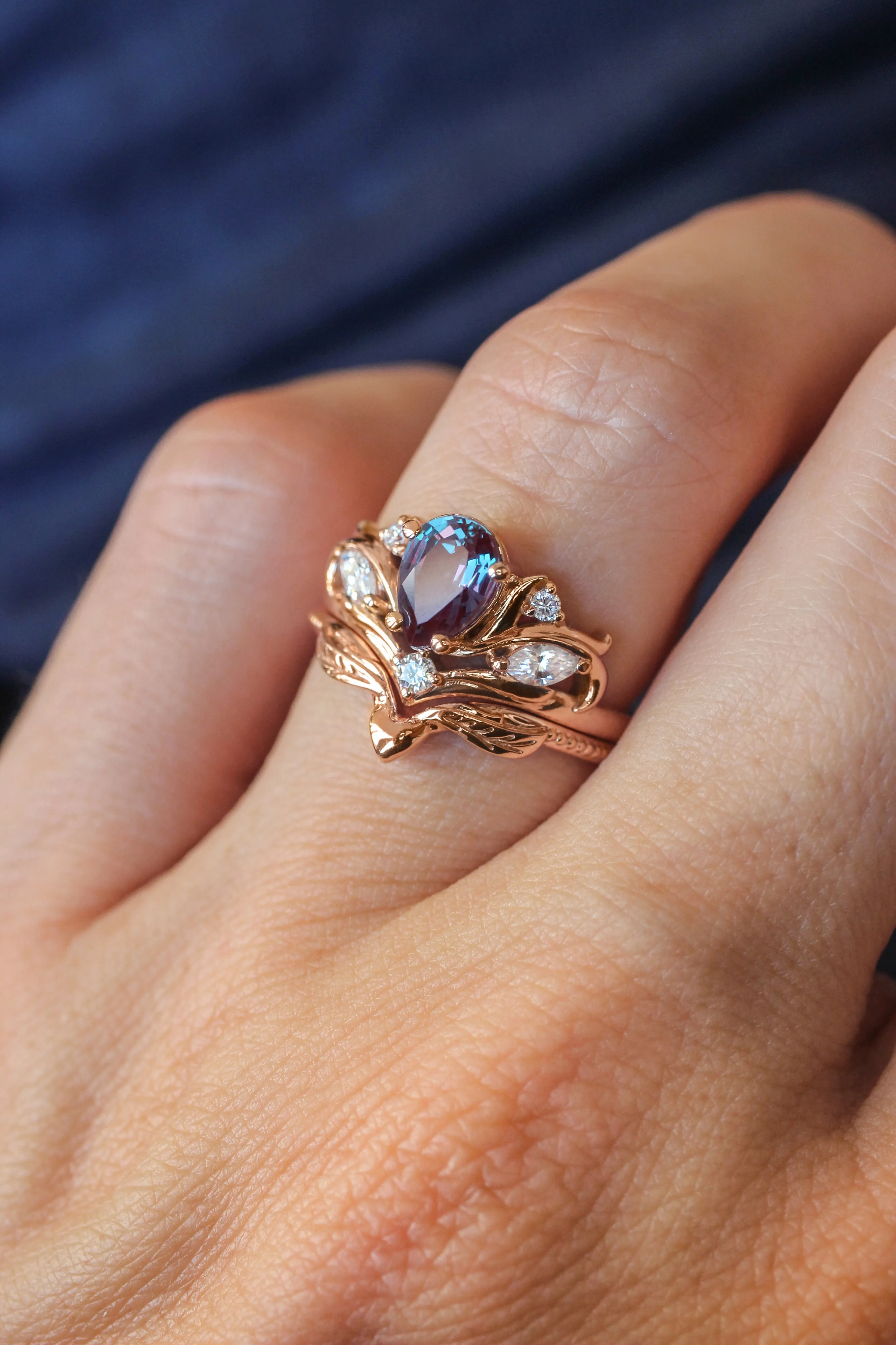 Bridal ring set with pear cut alexandrite / Swanlake