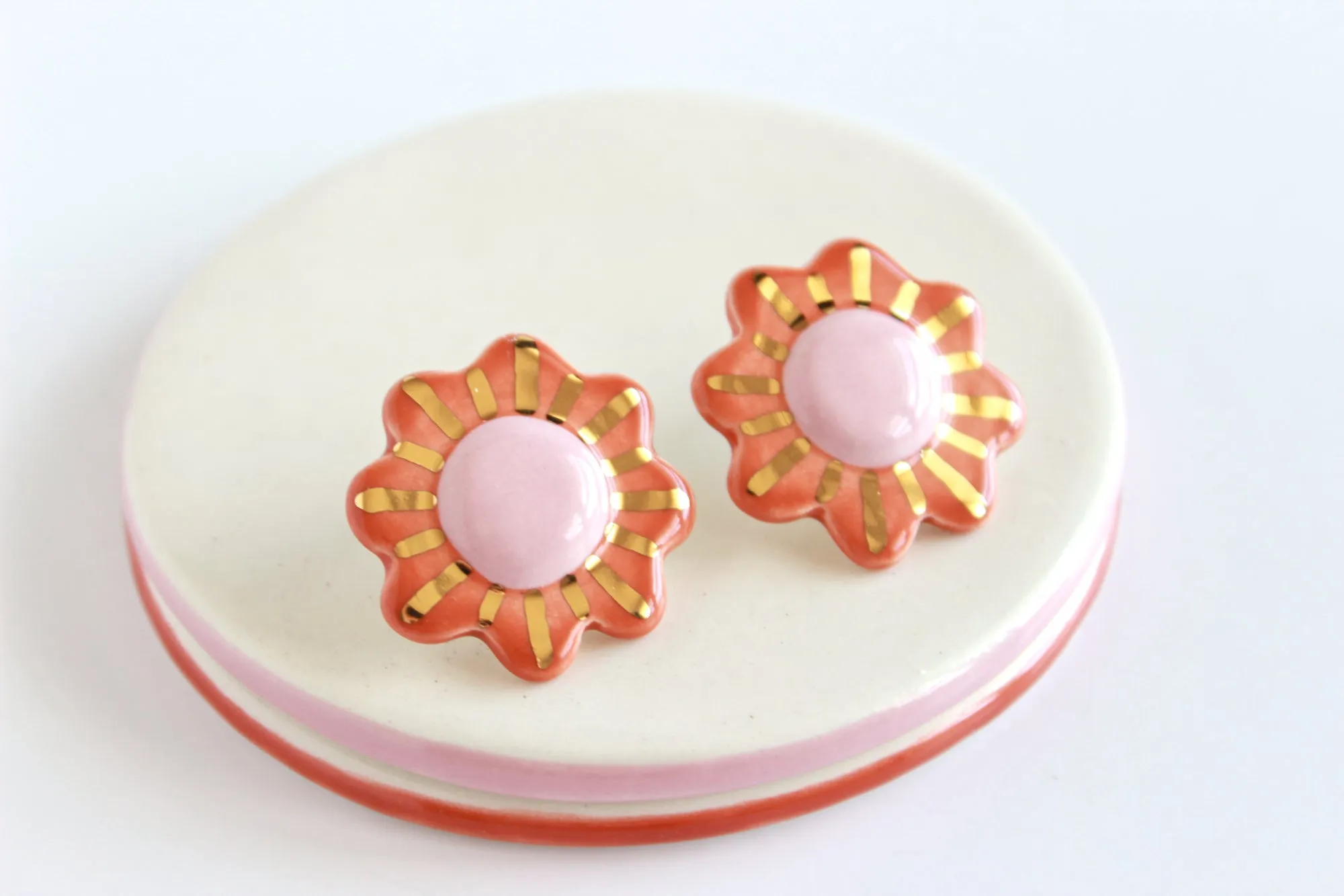 Daisy Bump Statement Stud Earrings