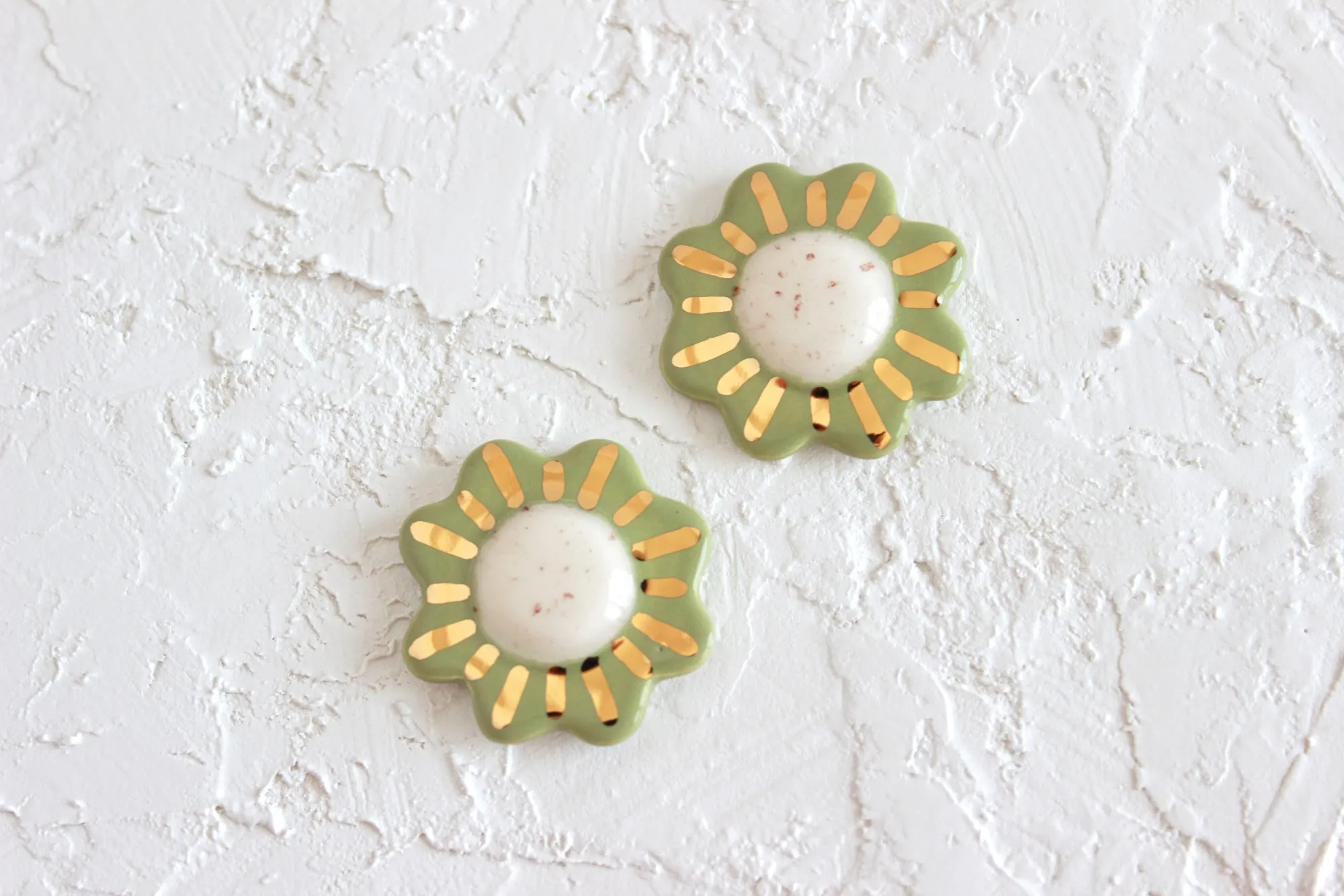 Daisy Bump Statement Stud Earrings