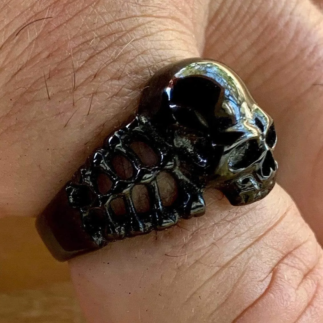 Skull Ring W/ Bones - Black - R65