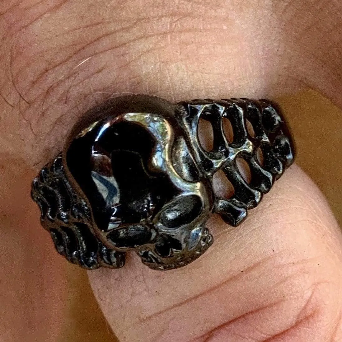 Skull Ring W/ Bones - Black - R65