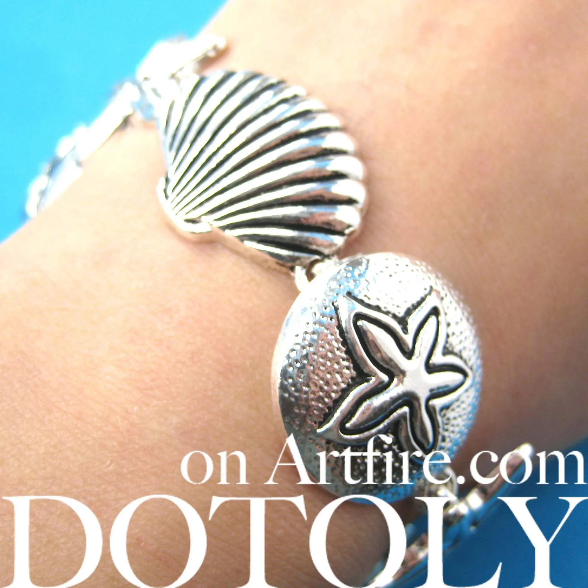 Starfish and Seashells Themed Charm Bracelet in Silver