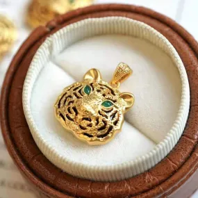 Tiger Pendant with Jade Eyes and Onyx Back 18K Gold